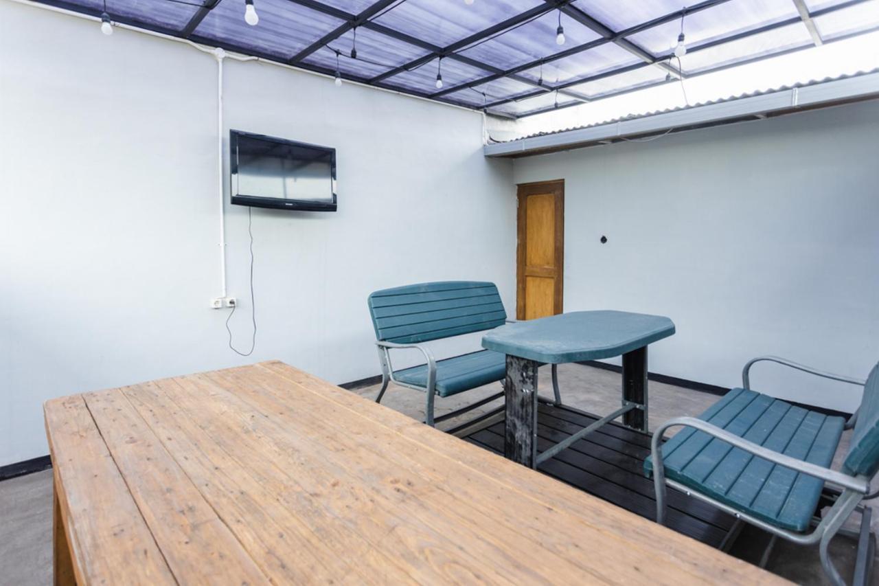 Reddoorz Hostel @ Malang City Center 2 المظهر الخارجي الصورة